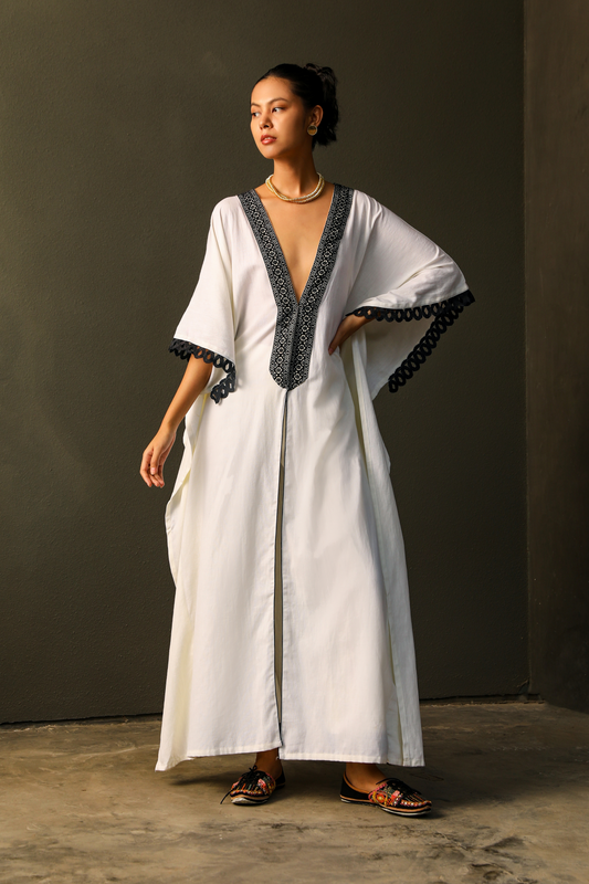 Nuqaa White Cape Kaftan