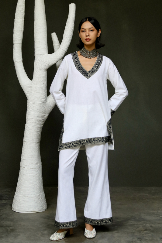 Aria-Basic Set with Lace Borders